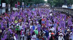 8M en México: Claudia Sheinbaum Resalta Manifestaciones Pacíficas