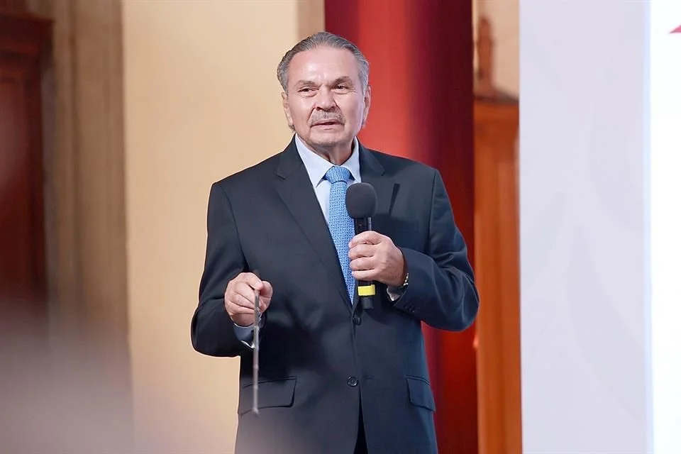 Octavio Romero del Infonavit confirma propiedades y rechaza declaración tardía de bienes