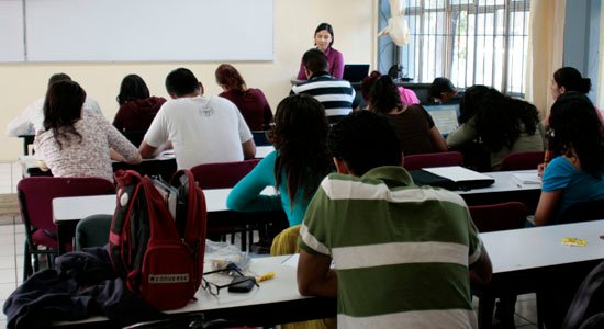 PISA 2025 Revela que Solo 3 de Cada 10 Estudiantes Mexicanos Logran Competencia Básica en Matemáticas